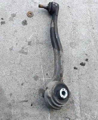 Mercedes-Benz C W204 Front lower control arm/wishbone 20304L