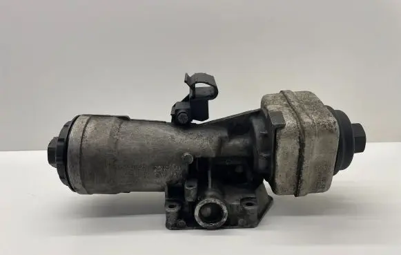 Volkswagen Jetta V Oil filter cover 045115389J