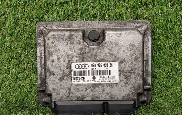 Audi A3 S3 8L Engine control unit/module ECU 06A906018BM 0261206127