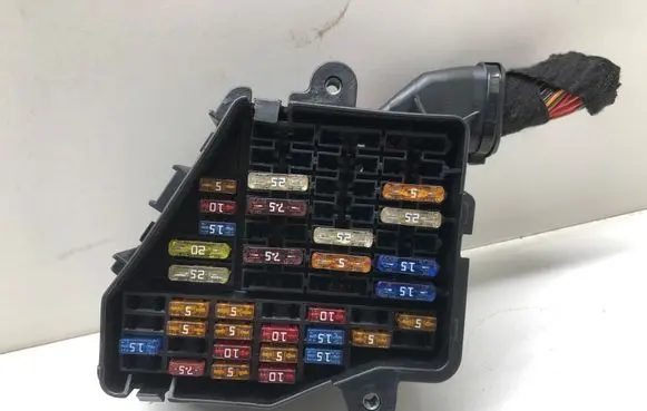 Audi A8 S8 D3 4E Fuse module