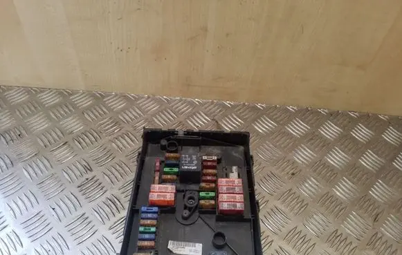 Skoda Octavia Mk2 (1Z) Fuse module 1K0937125A