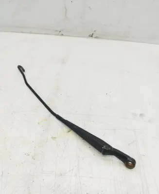 Volkswagen PASSAT B5 Front wiper blade arm 3b1955410