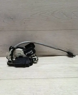 Volkswagen Sharan Rear door lock 527680