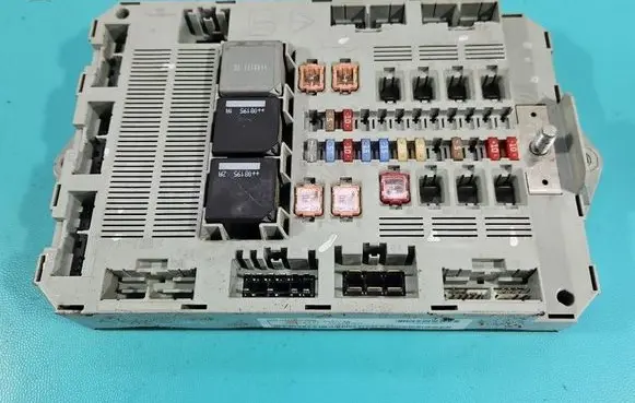 Jaguar XF X250 Central body control module 8X2T14B476BD IMPRK1595173