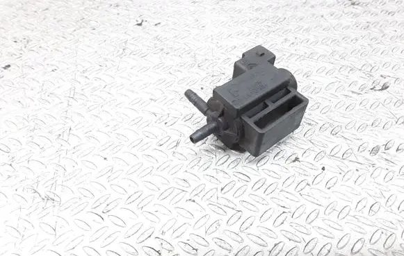 Volkswagen Golf IV Turbo solenoid valve 037906283A