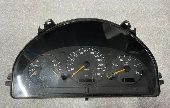 Mercedes-Benz ML W163 Speedometer (instrument cluster) a1635404011 1635404011