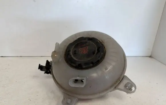 Volkswagen Tiguan Coolant expansion tank/reservoir 5Q0121407AA