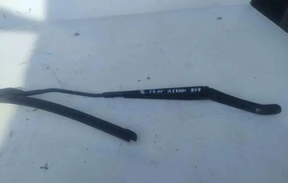 Citroen C4 III e-C4 Front wiper blade arm 9687494480
