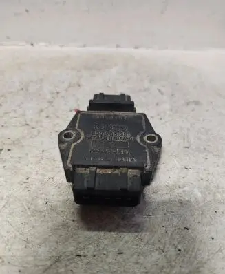 Audi A4 S4 B5 8D Ignition amplifier control unit 8D0905351 1112G1314