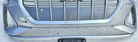Audi e-tron Front bumper 4KE807437