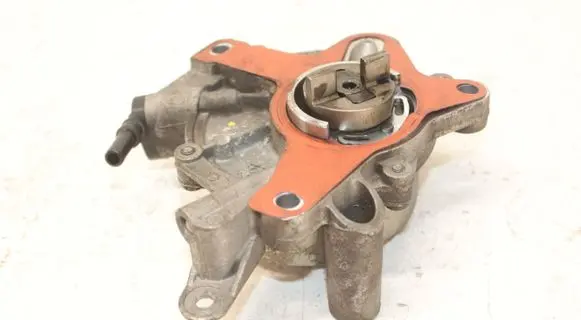 Ford Mondeo MK IV Vacuum pump 9673836180