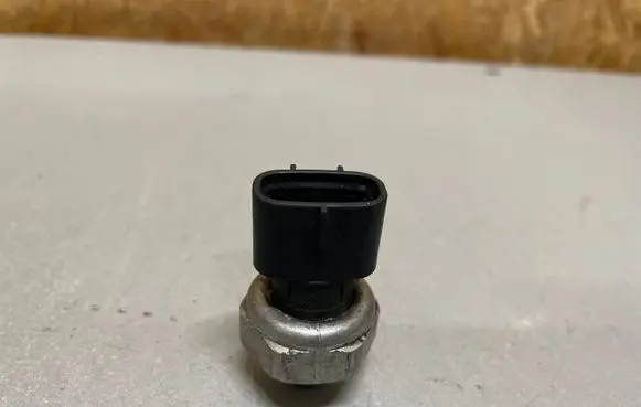 Toyota Corolla Verso E121 Air conditioning (A/C) pressure sensor 499000