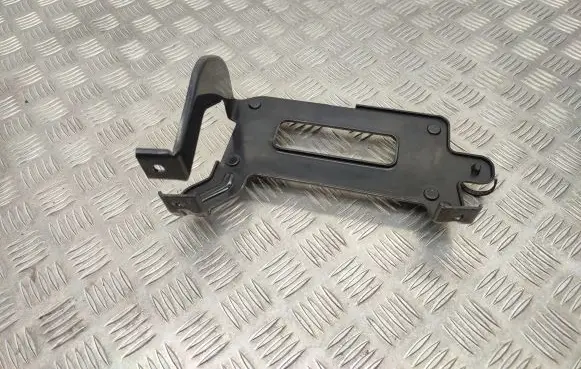 Battery bracket