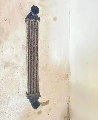 Mercedes-Benz B W245 Intercooler radiator 1695000 0812052235