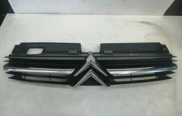 Citroen C5 Front bumper upper radiator grill 9636751980