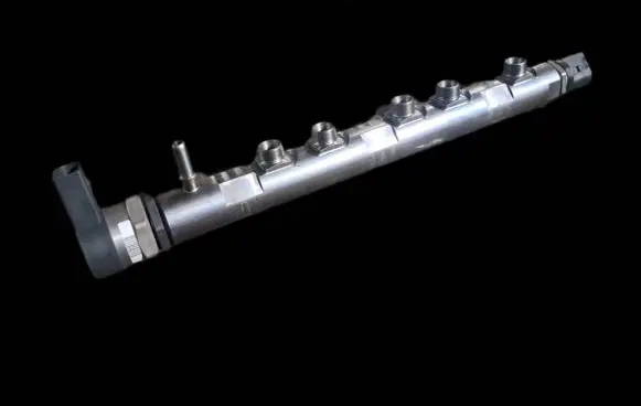 BMW 3 E90 E91 Fuel distributor 0445214183