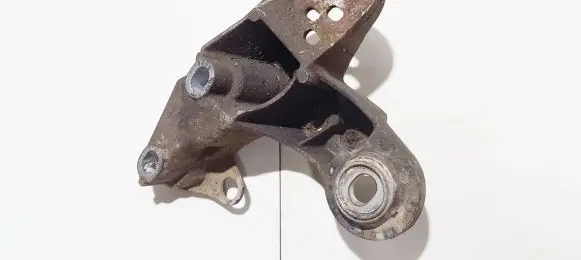 Audi A4 S4 B5 8D Engine mounting bracket 8d0199351h