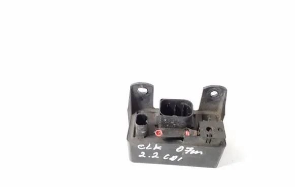 Glow plug pre-heat relay