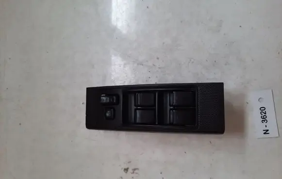 Toyota Corolla Verso AR10 Electric window control switch