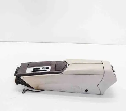 Maserati Ghibli Center console 