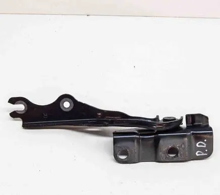 Engine bonnet/hood hinges