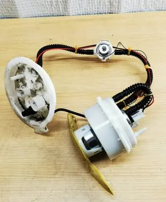 BMW 5 GT F07 Fuel injection high pressure pump 7164357