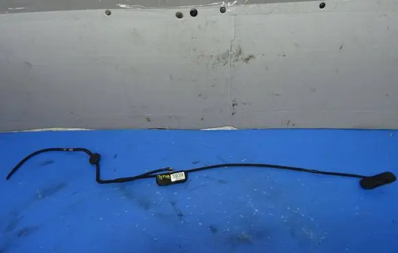 Volkswagen Jetta V Windshield washer spray nozzle 