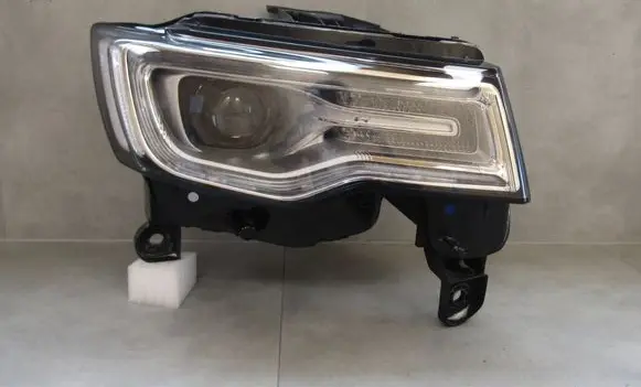Jeep Grand Cherokee Headlight/headlamp 68698R