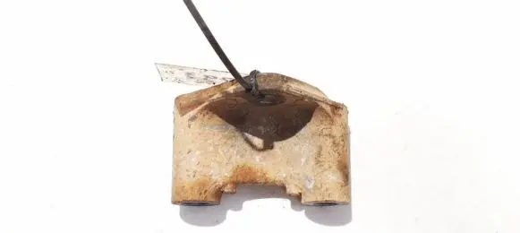 Mazda 6 Engine mounting bracket
