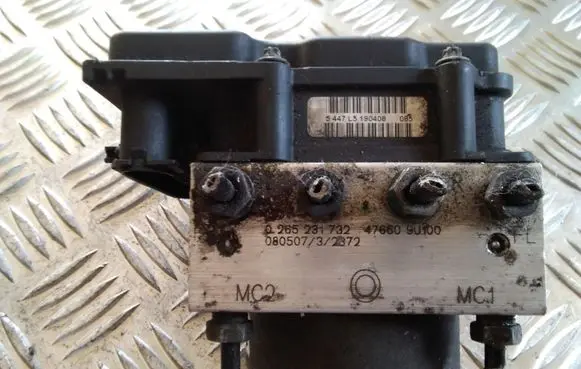 Nissan Note (E11) ABS Pump 0265231732 476609U100 0265800518
