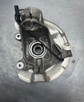 Mini One - Cooper F56 F55 Front wheel hub spindle knuckle 6876644 8976644 38601653