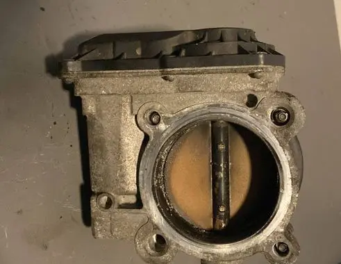 Volvo V50 Throttle valve 8677694