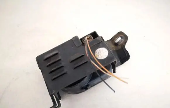 Volvo V50 Alarm system siren 8666502