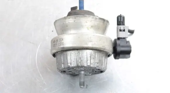 Audi A6 S6 C6 4F Engine mount bracket 4F0199382H