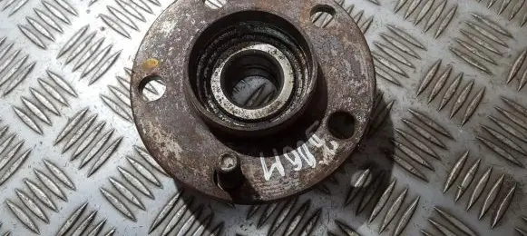 Chrysler 300M Rear wheel hub