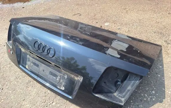 Audi A8 S8 D3 4E Tailgate/trunk/boot lid