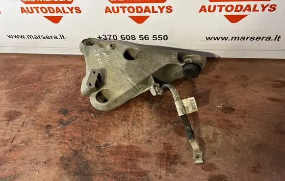 BMW X5 E70 Engine mounting bracket 22116790021 68572910