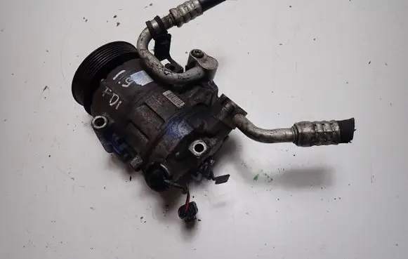 Skoda Fabia Mk1 (6Y) Air conditioning (A/C) compressor (pump) 6Q0820803D