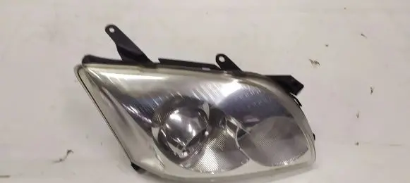 Toyota Avensis T250 Headlight/headlamp 0543