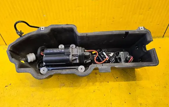 Audi e-tron Air suspension compressor/pump 4KE616005E