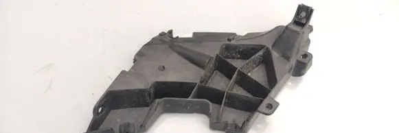 Front bumper mounting bracket