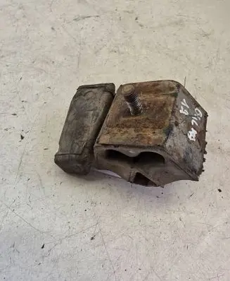 Audi 80 90 B3 Engine mount bracket 893199381
