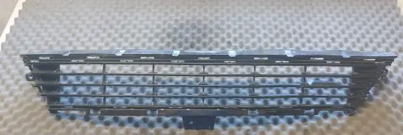 Toyota Auris E180 Front bumper lower grill 5311202670 5311202680