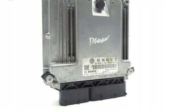 Volkswagen Tiguan Engine control unit/module 03L906022HA