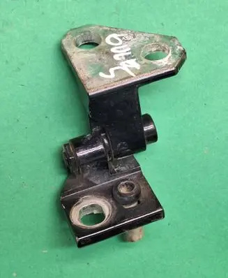 Volkswagen Golf V Rear door upper hinge 