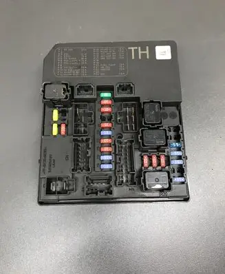 Nissan Juke I F15 Comfort/convenience module