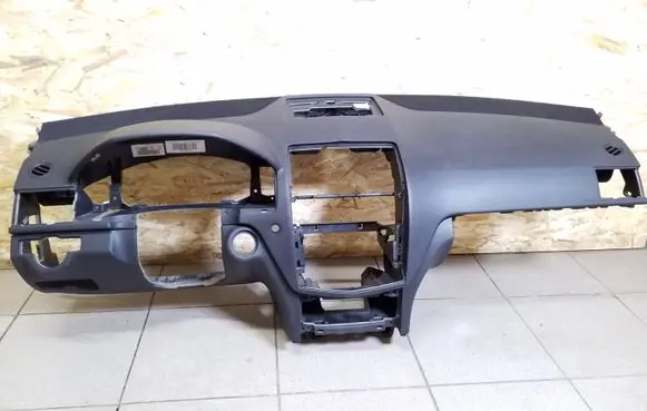 Mercedes-Benz C W204 Dashboard A2046803787