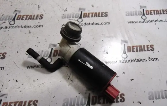 Honda CR-V Windscreen/windshield washer pump
