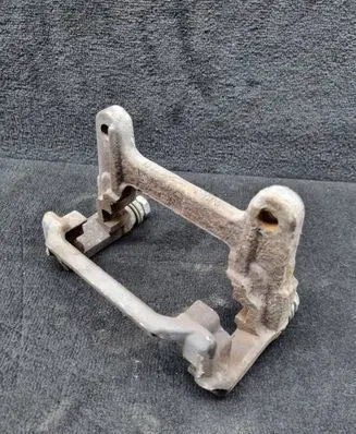Audi Q7 4M Brake caliper pad carrier rear 8W0615425A 8W0615425H