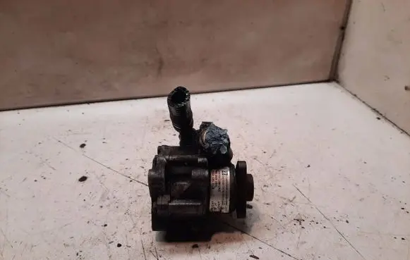 Volkswagen PASSAT B5 Power steering pump 8D0145155Q 7691955185